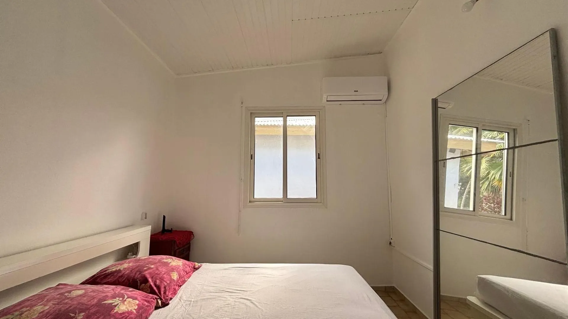 Сasa de vacaciones L'Amandier De Suzana - Plage Intimiste Juste En Face Le Moule